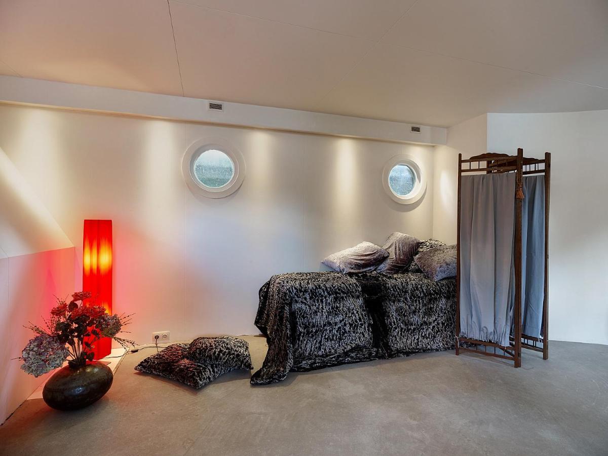 A304 Romantic Seaship In Top Center Amsterdam Luaran gambar