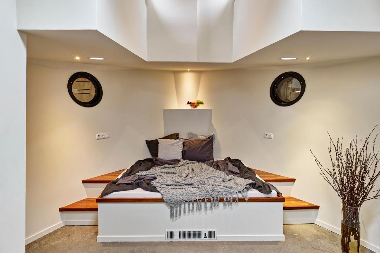 A304 Romantic Seaship In Top Center Amsterdam Luaran gambar