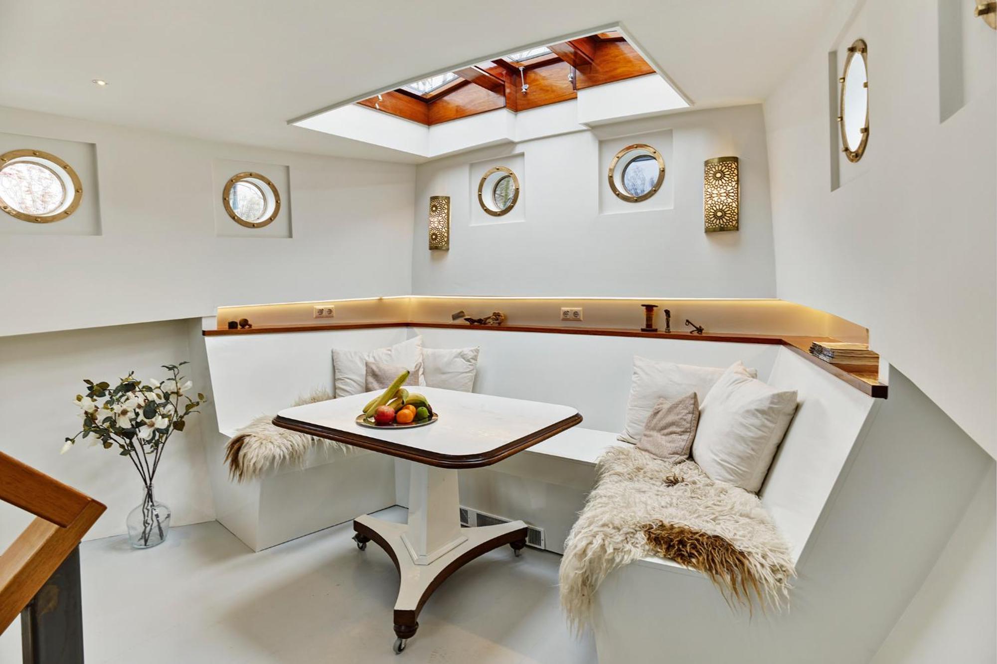 A304 Romantic Seaship In Top Center Amsterdam Luaran gambar
