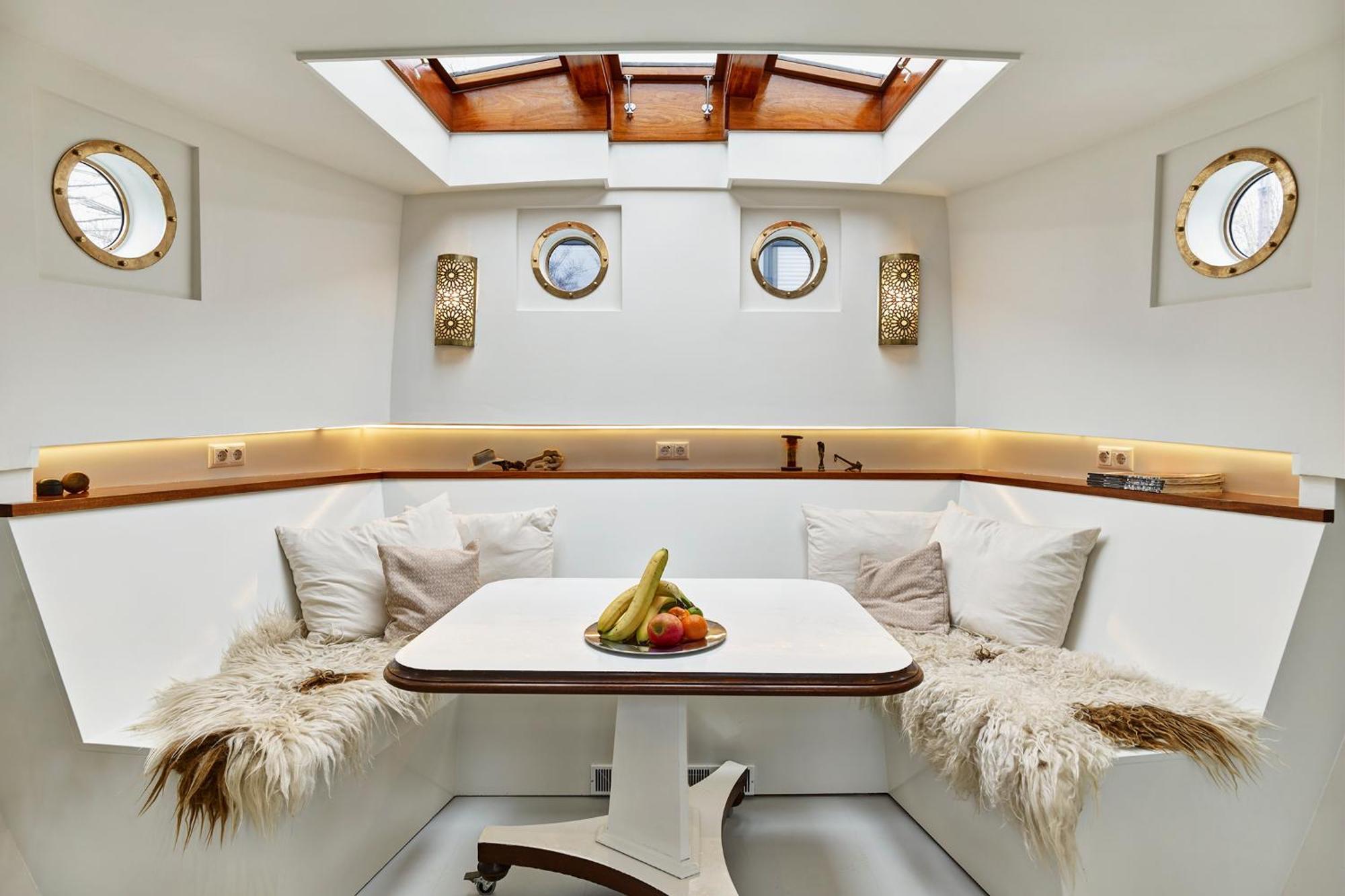 A304 Romantic Seaship In Top Center Amsterdam Luaran gambar
