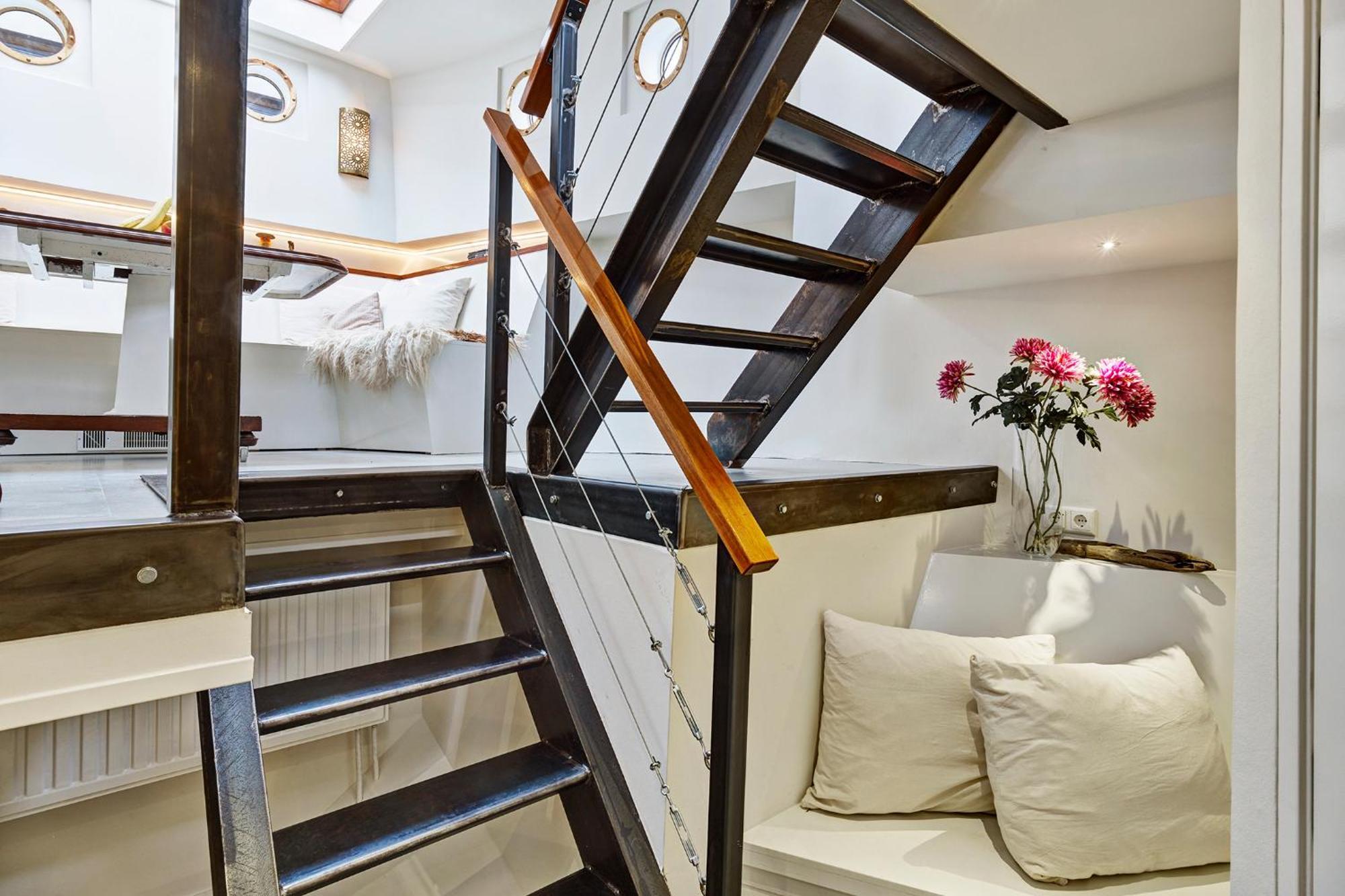 A304 Romantic Seaship In Top Center Amsterdam Luaran gambar