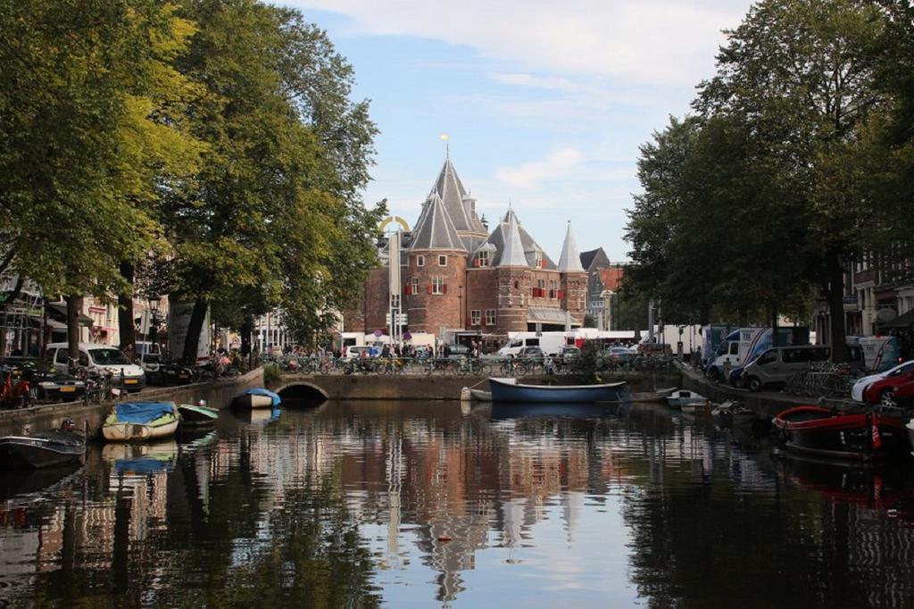 A304 Romantic Seaship In Top Center Amsterdam Luaran gambar