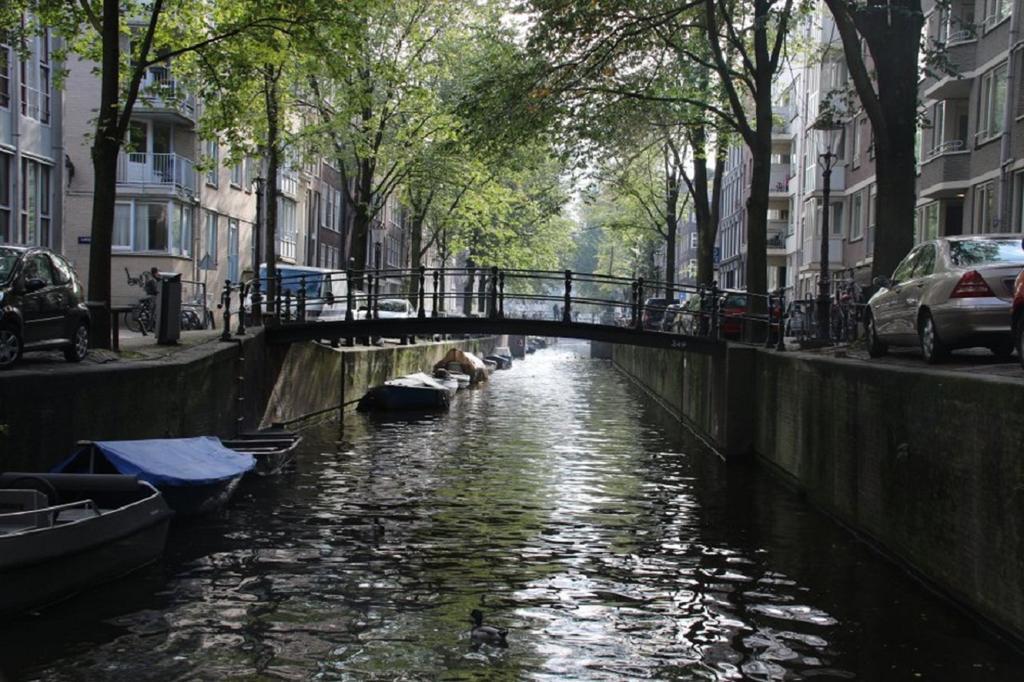 A304 Romantic Seaship In Top Center Amsterdam Luaran gambar