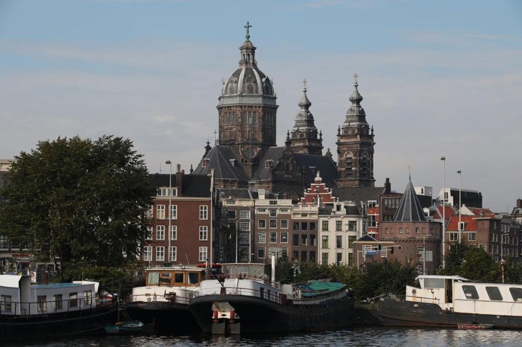 A304 Romantic Seaship In Top Center Amsterdam Luaran gambar